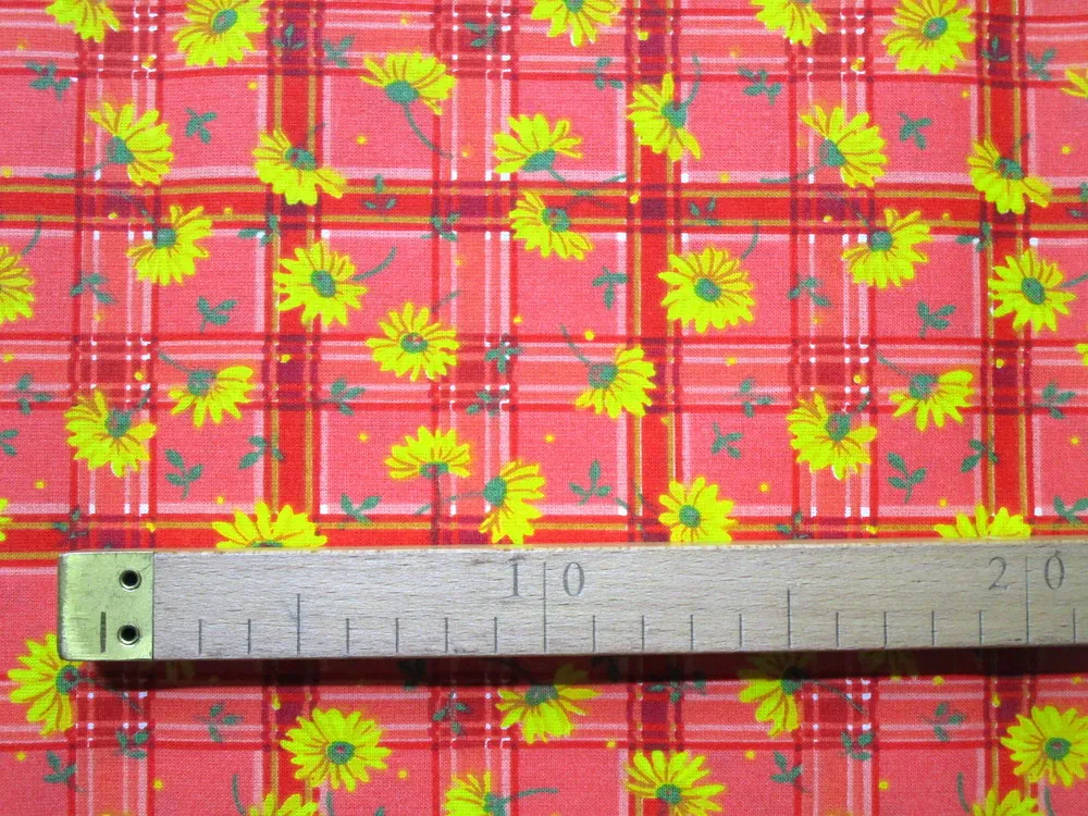 Bavlna červená "žlté kvety, káro" 