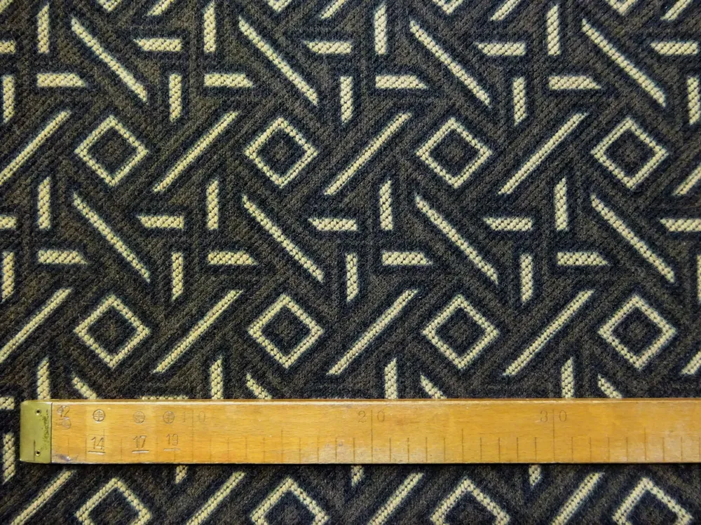 Svetrovina olivovo-hnedá "béžový geometrický vzor" 