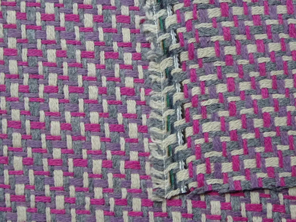 Kabátovina "cyklaménovo-fialovo-sivo-béžová" 