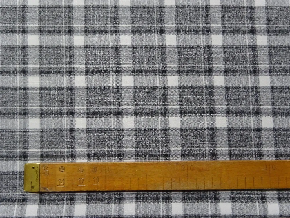 Kostýmovka smotanová "sivo-čierne káro" 