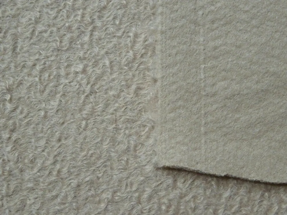 Kabátovina béžová "imitácia buklé" 