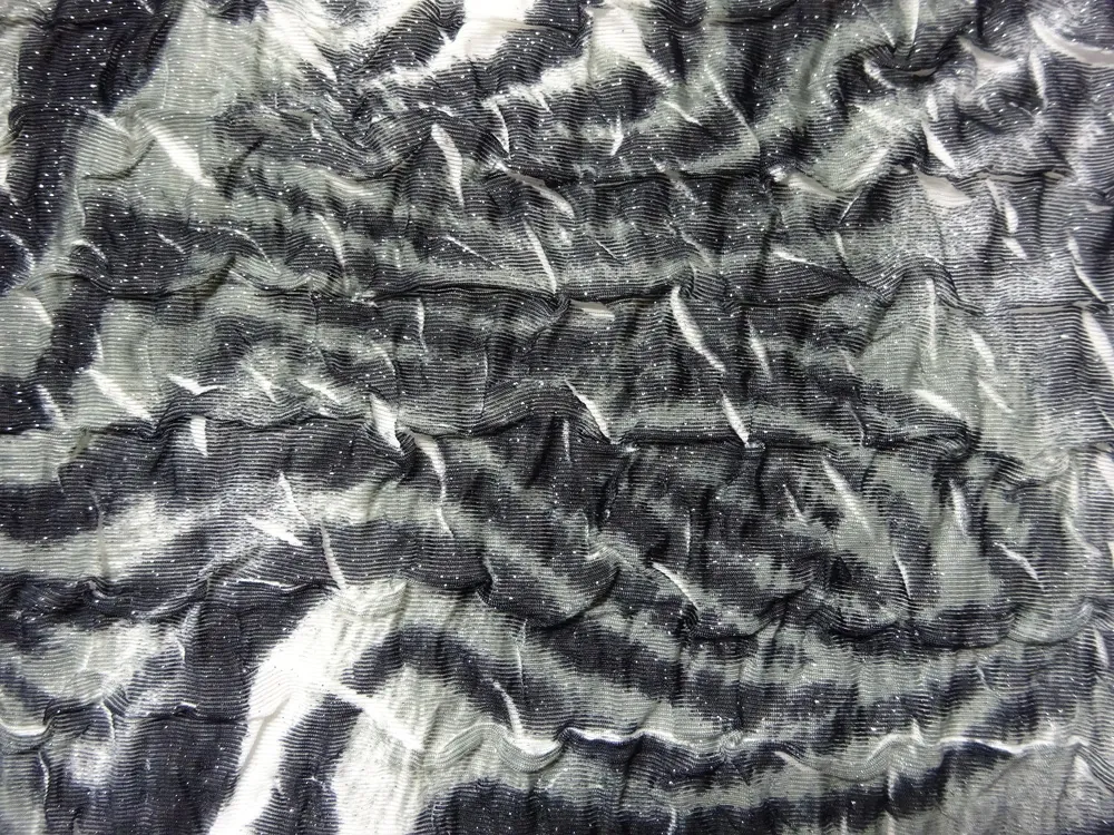 Úplet smotanovo-sivo-čierny "zebra"