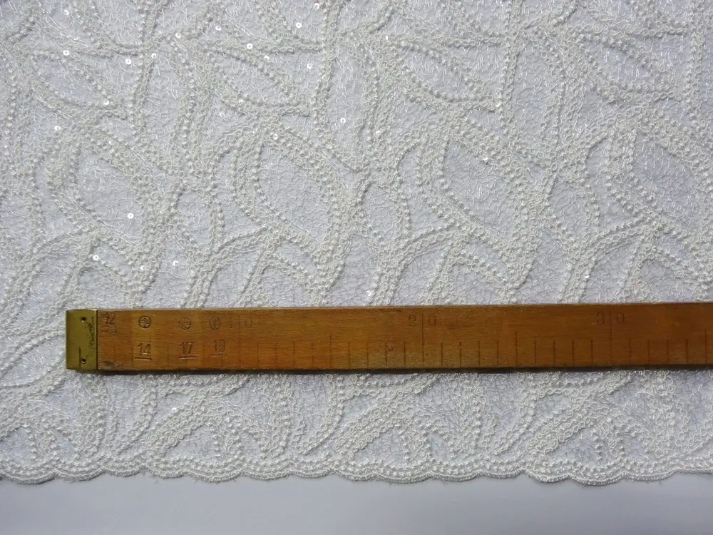 Krajka smotanová "slzička, flitre" 