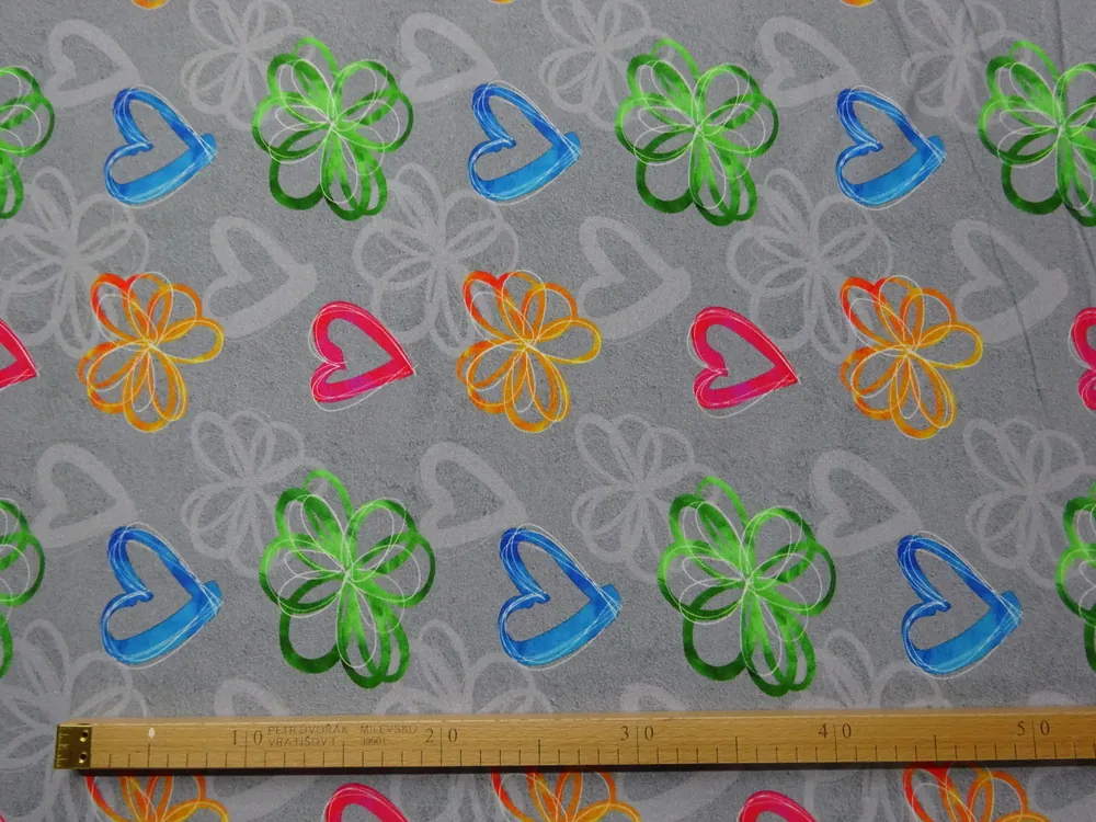 Teplákovina sivá "kvety, srdiečka" 