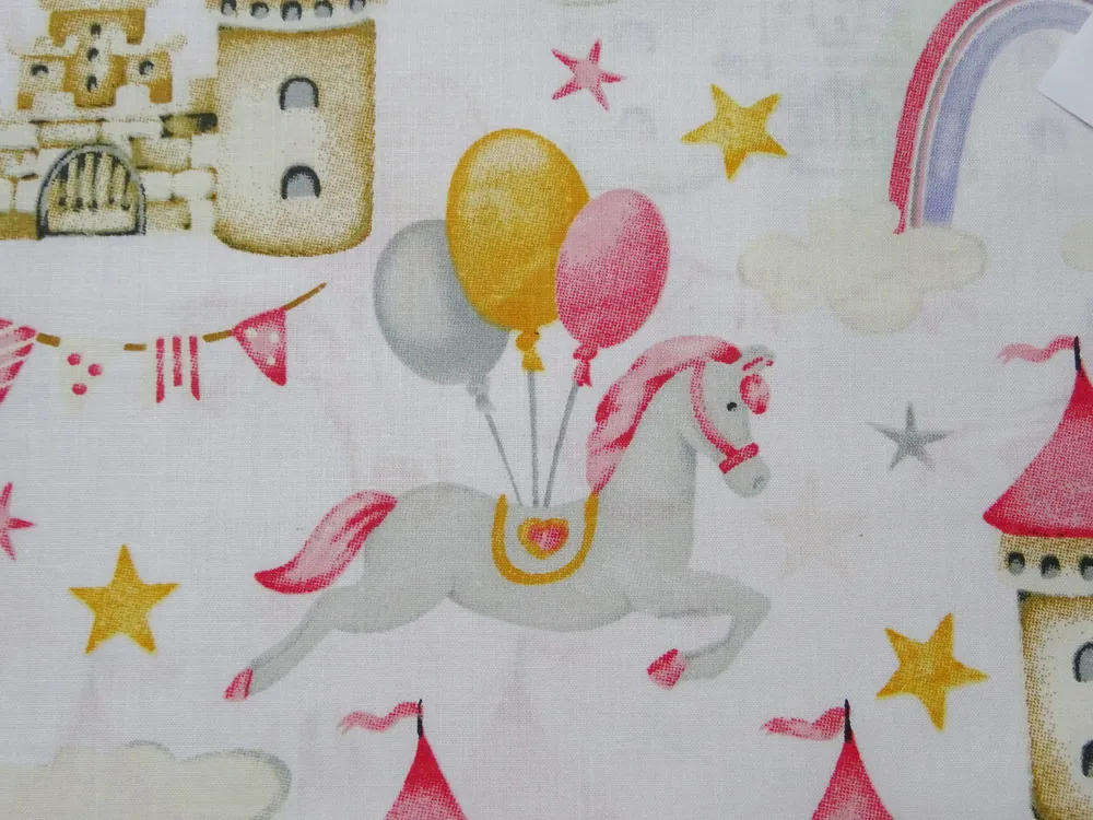 Bavlna biela "koník, zámok, oblaky" 