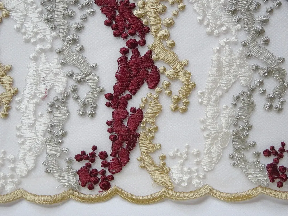 Vyšívaný tyl "farebné vlnky"