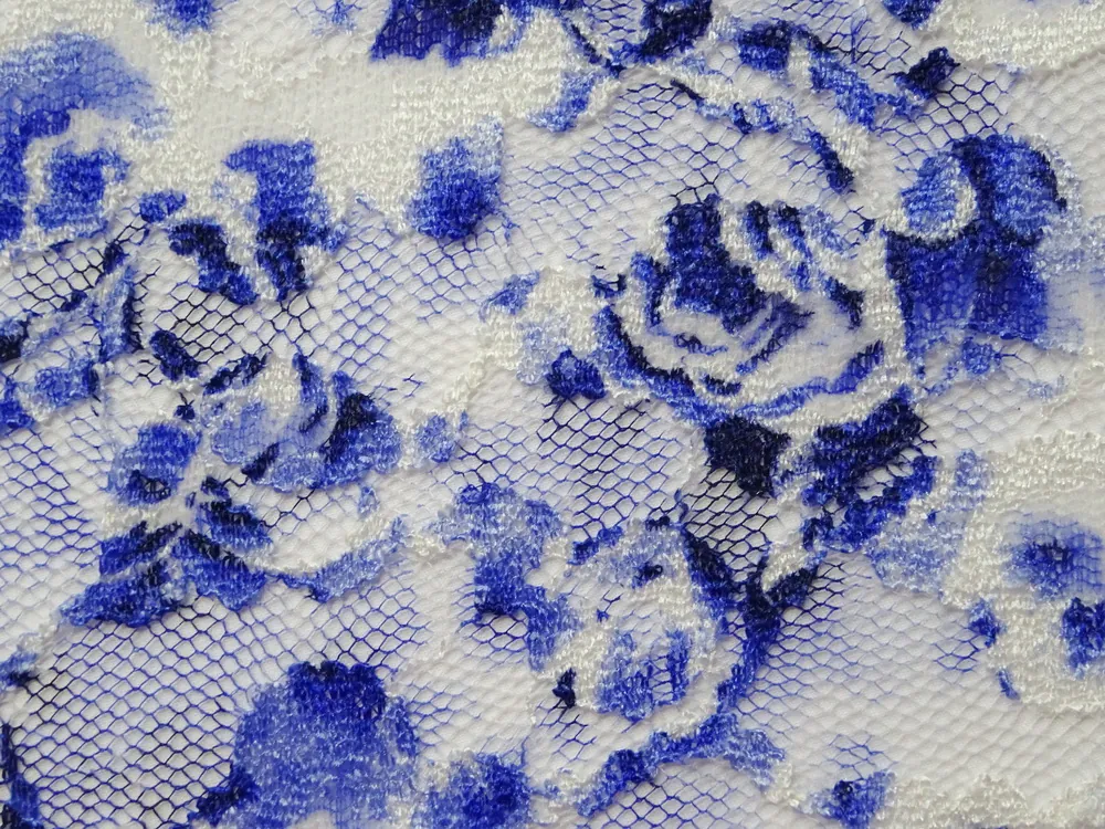 Krajka elastická bielo-modrá "kvety" 