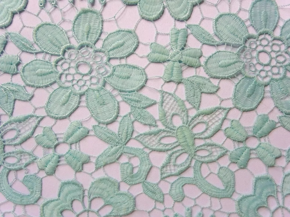 Krajka Dubaj pepermint "kvety"