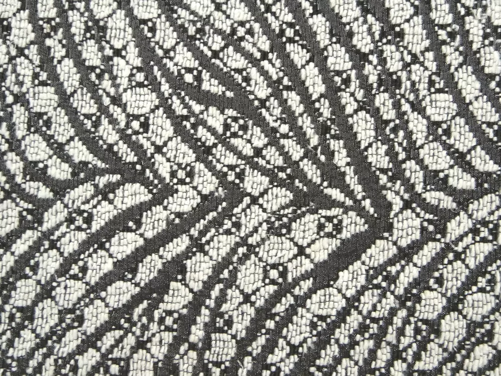 Kabátovina tenká smotanová "sivo-čierny vzor"