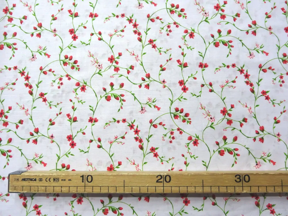 Bavlna biela "červený drobný kvet" 