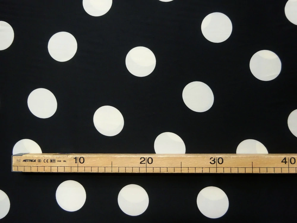 Hodváb čierny "maslová bodka" 