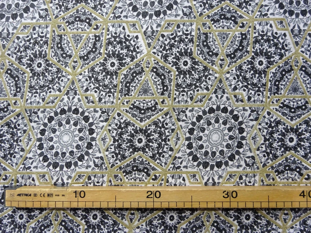 Bavlna biela "sivé kvety, mriežka" 