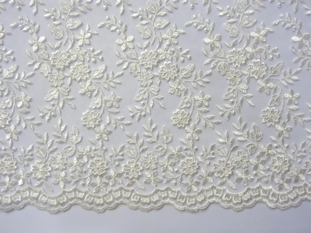 Vyšívaný tyl maslový "kvety" 