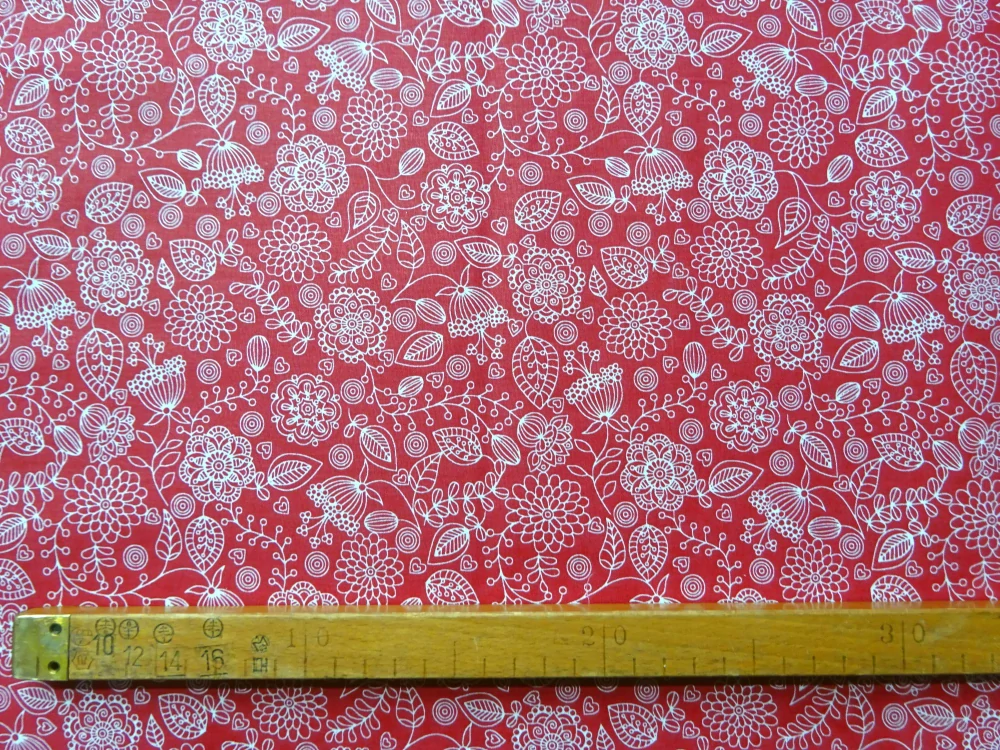 Bavlna červená "biele kvety" 