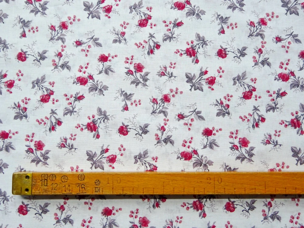 Bavlna biela "červené kvety" 