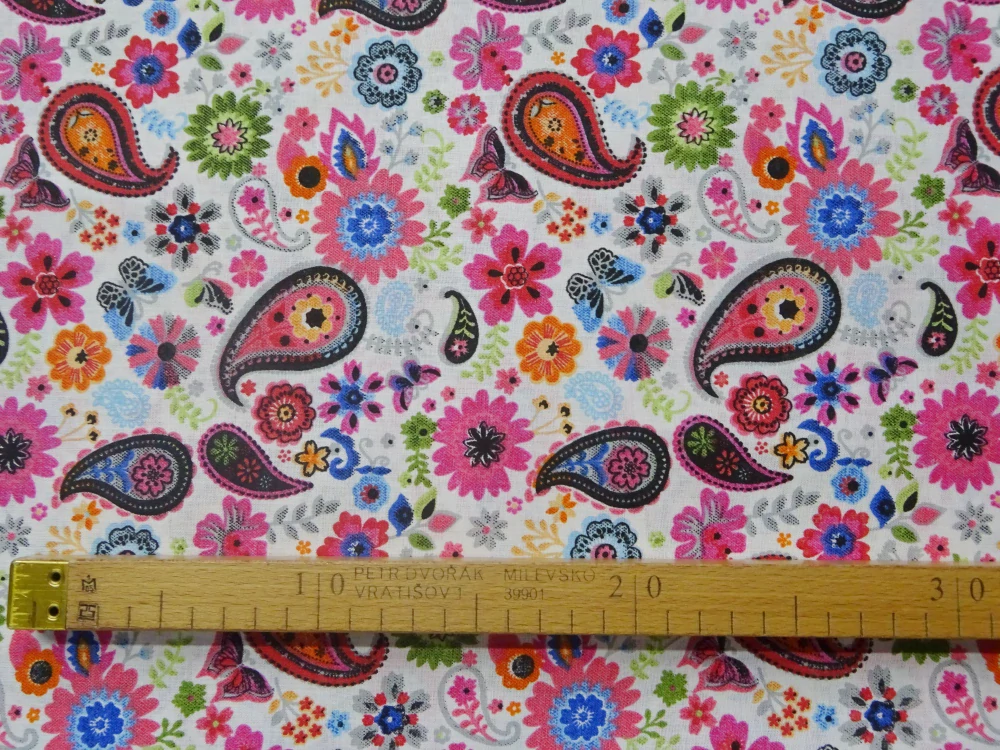 Bavlna biela "kvety, kašmírový vzor" 