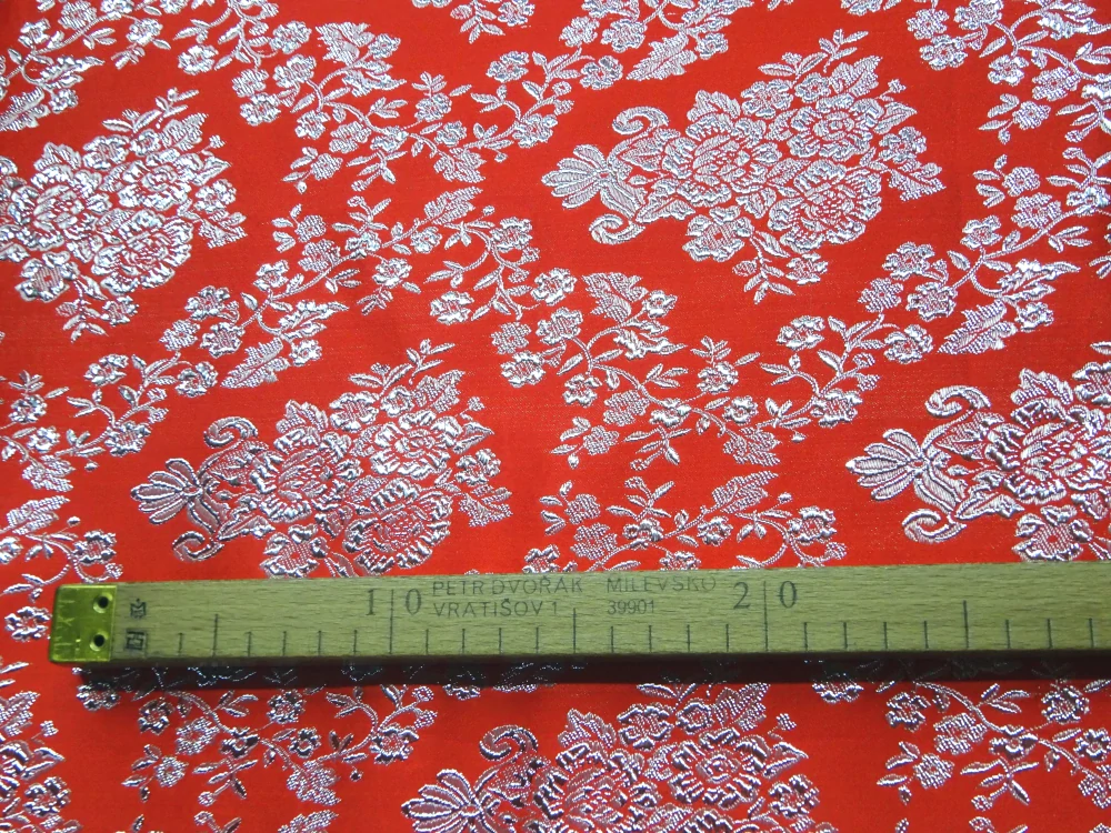 Brokát červený "strieborné kvety" - Španielsko, 2. akosť 