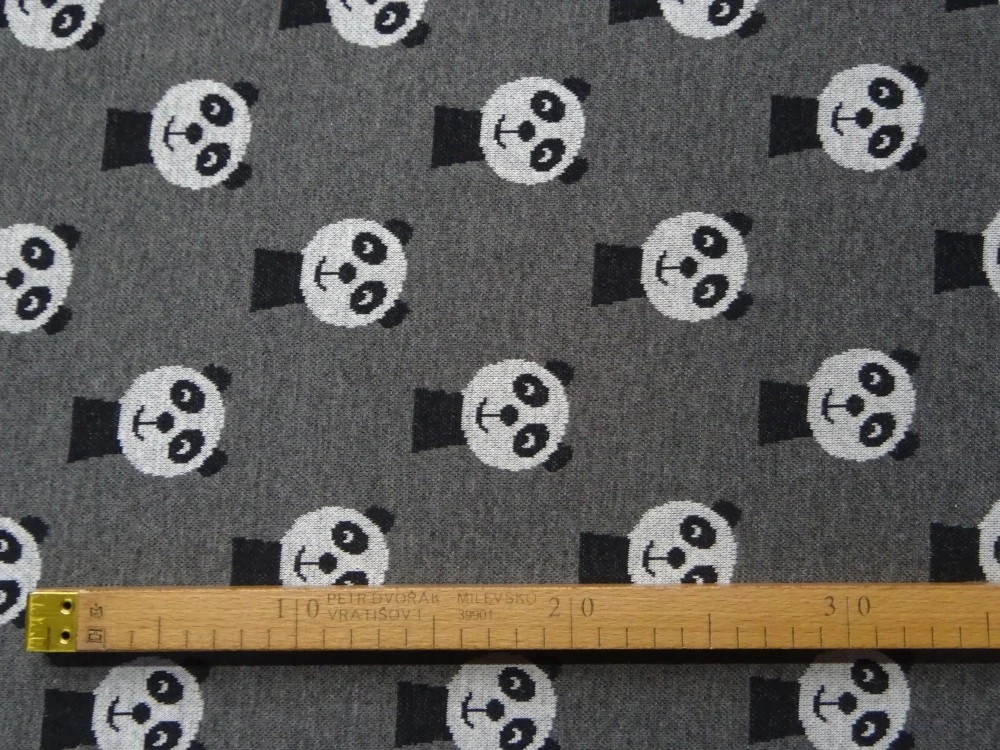 Svetrovina sivá "panda" 