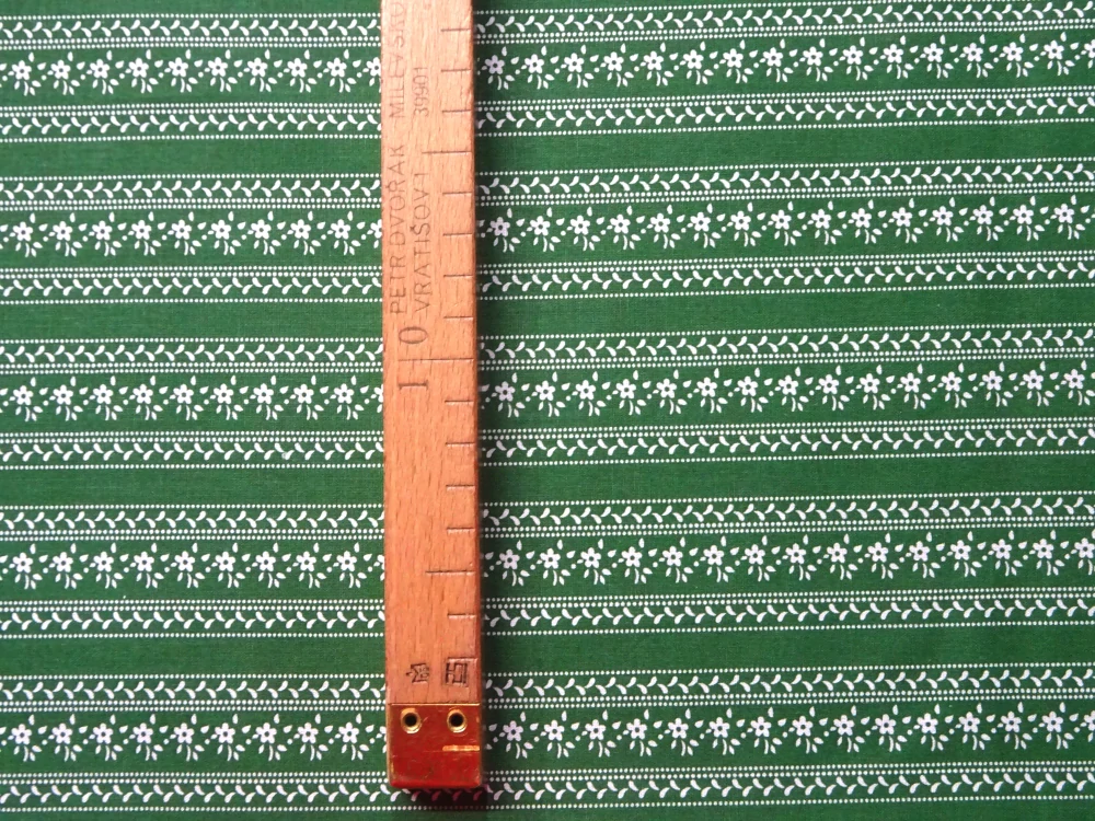 Bavlna zelená "ľudový vzor" 