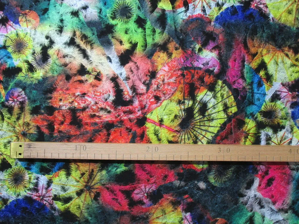 Kabátovina čierna "farebný abstraktný vzor"