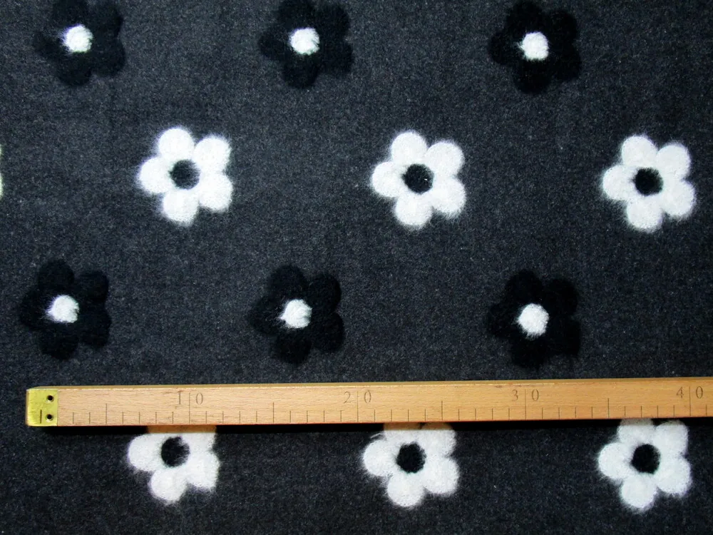 Flauš s vlnou tmavosivý "biele a čierne kvety"