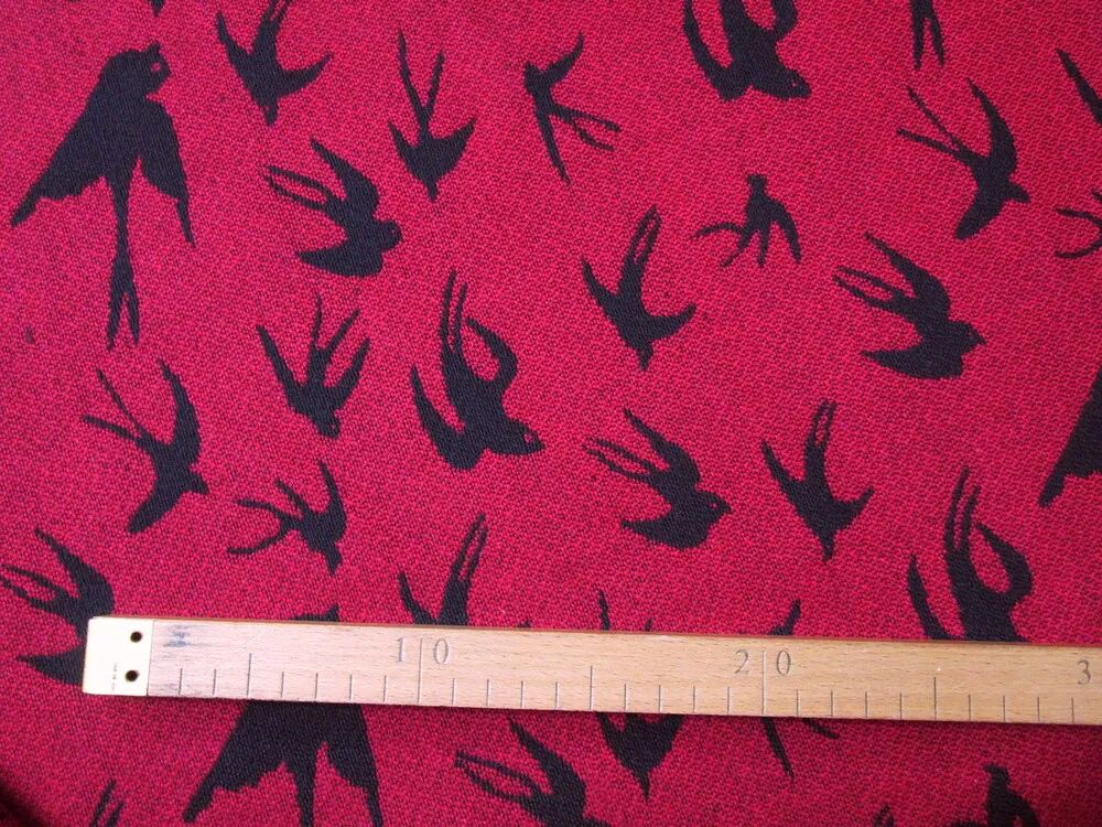 Flauš červeno-čierny "lastovičky" - obojstranný 