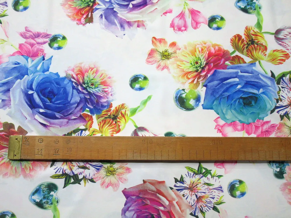 Šatovka biela "farebné kvety, srdiečka"