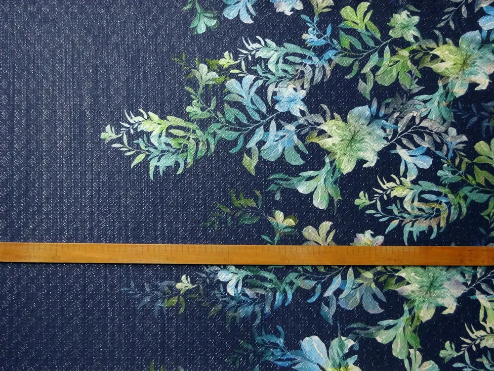 Žakard jemne plastický tmavomodrý "kvety, listy" - raport 