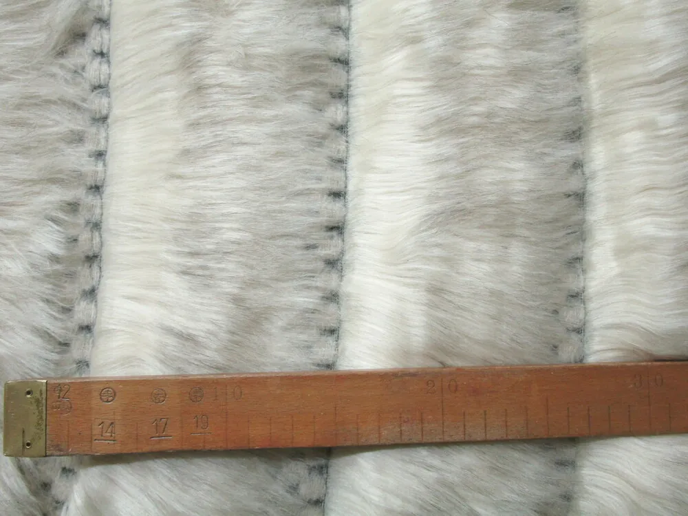 Kožušina maslová "pásiky" - stredný vlas 