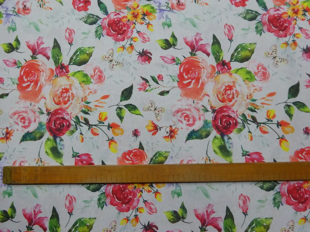 Poťahovka biela "farebné kvety, motýľ" 