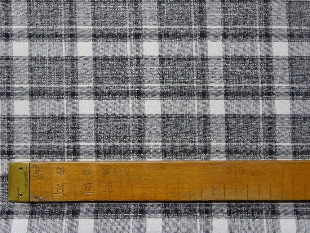 Kostýmovka smotanová "sivo-čierne káro" 