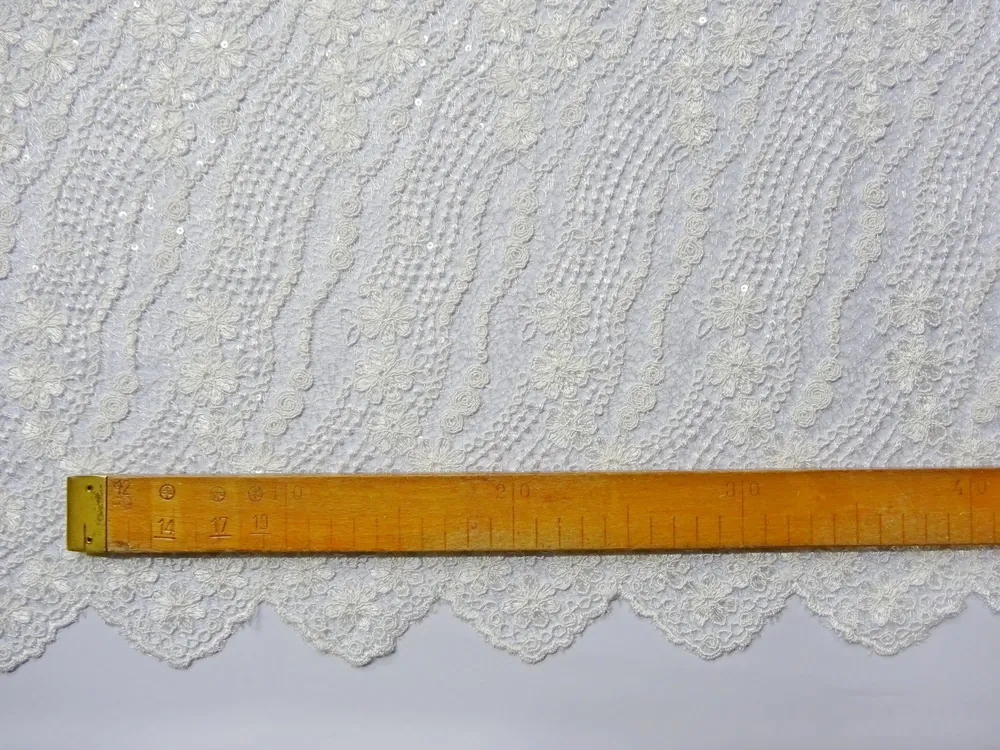 Krajka smotanová "kvety, ďalšie vzory, flitre" 