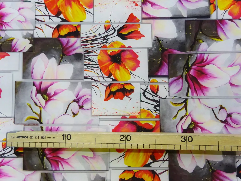 Šatovka s viskózou biela "kvety v obrazoch" 