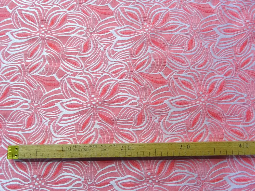 Žakard lososový "plastické kvety"