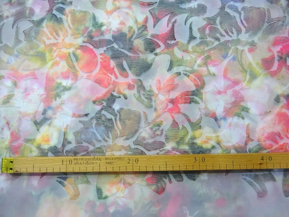 Krajka na organze "gardenia"