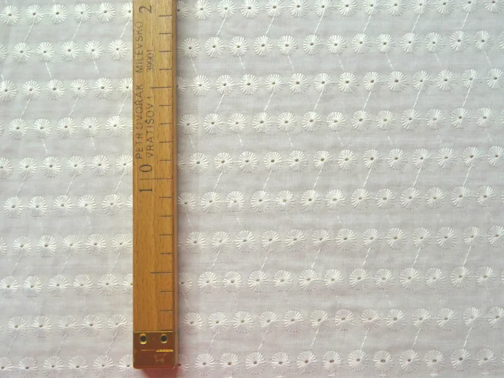 Madeira maslová "vyšívaný kvet" 