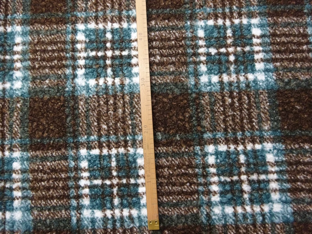 Buklé bielo-hnedé "tyrkysovomodré káro"