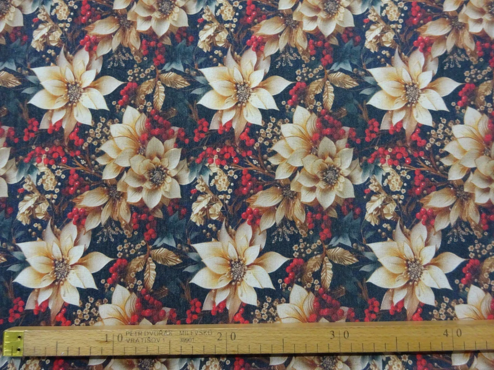 Poťahovka čierna "kvety, červené bobule" 