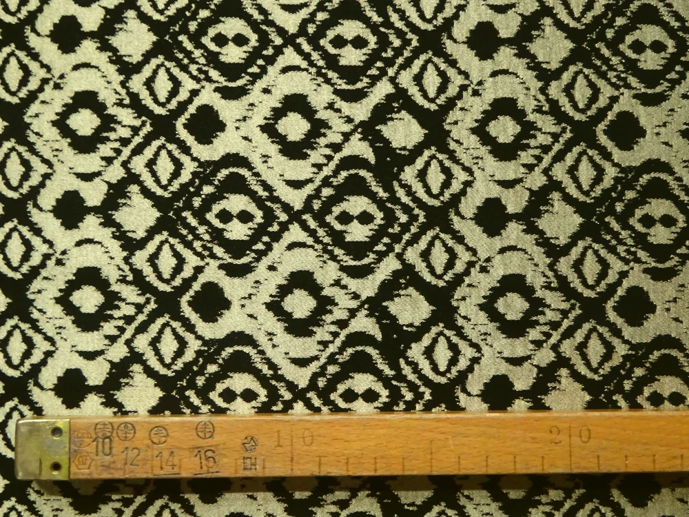 Žakard čierny "zlatý vzor" 