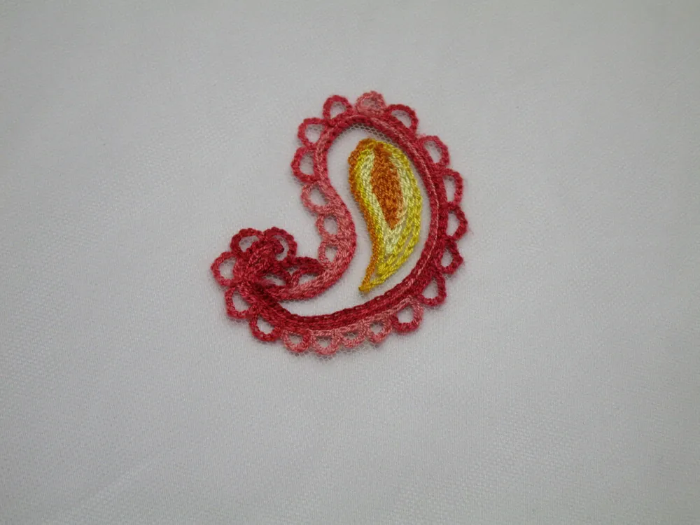 Vyšívaný tyl "kvety, kašmírový vzor" - bordúra