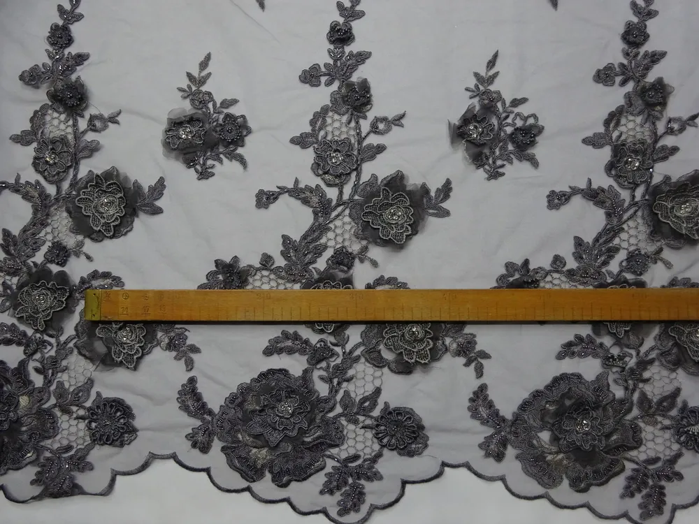 Vyšívaný tyl dymový "3D kvety, korálky" 