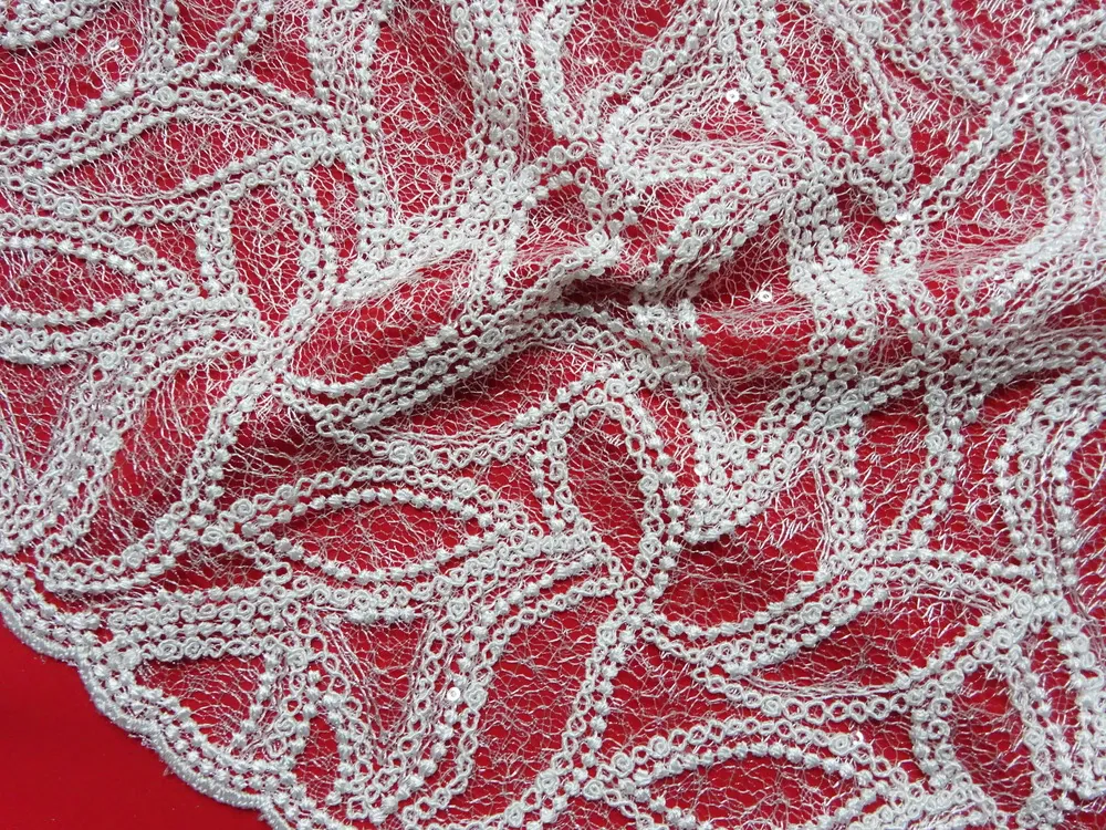 Krajka smotanová "slzička, flitre" 