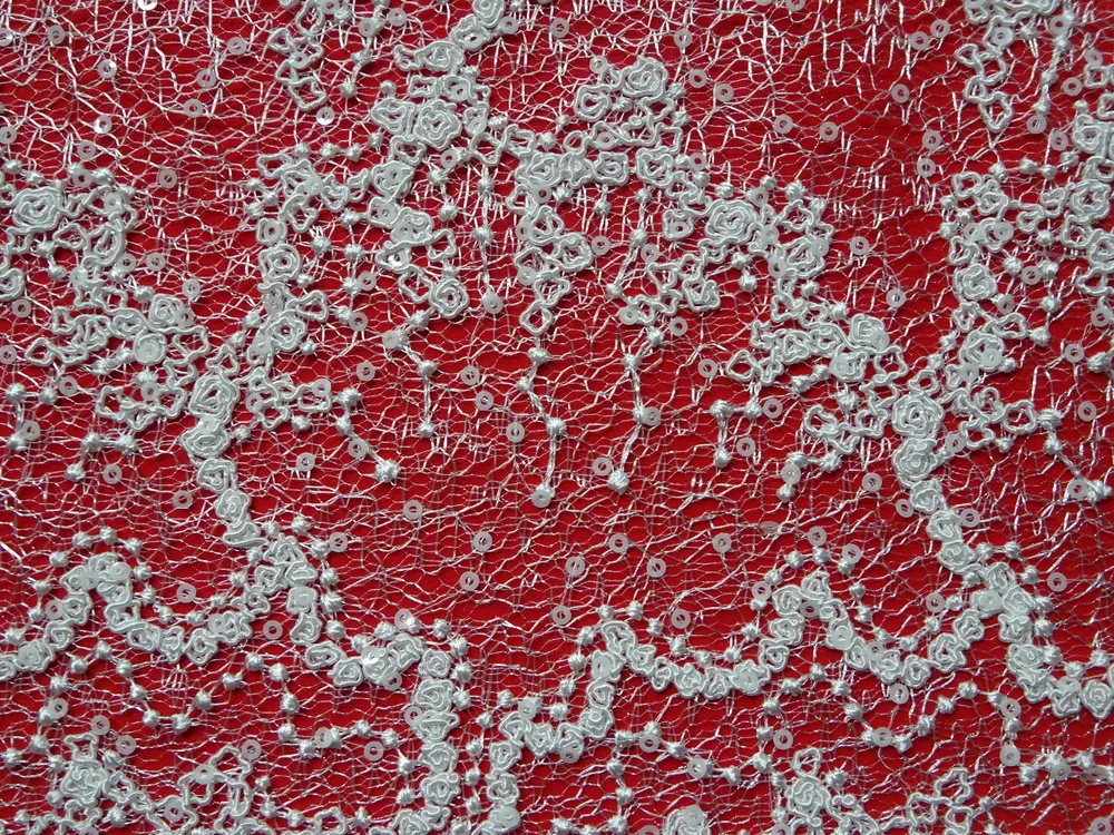 Krajka smotanová "vzorovaná, flitre" 