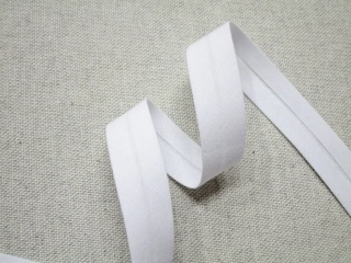 Šikmý prúžok bavlnený "biely" - 18 mm