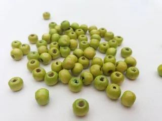 Korálik drevený "svetlo zelený" - 8 mm