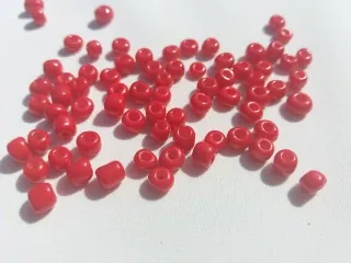 Korálik sklenený "červený" - 4 mm - balík