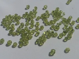 Korálik sklenený "zelenkavý" - 3 mm - balík