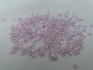 Korálik sklenený "fialovo - dúhový" - 2 mm - balík