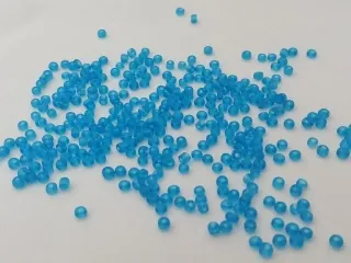 Korálik sklenený "modrý" - 2 mm - balík