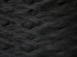 Úplet čierny "plastický vzor"